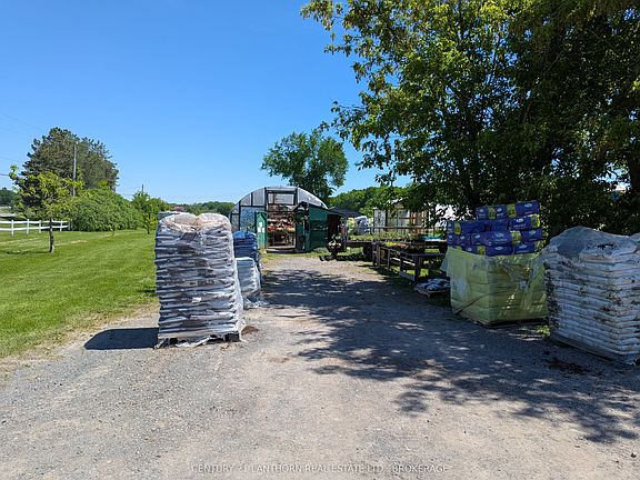 4th image of 3227 County Road 32 Rd