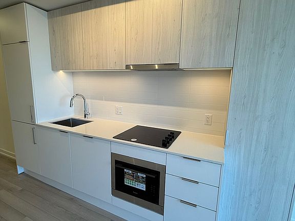 4th image of 89 Church St #2505