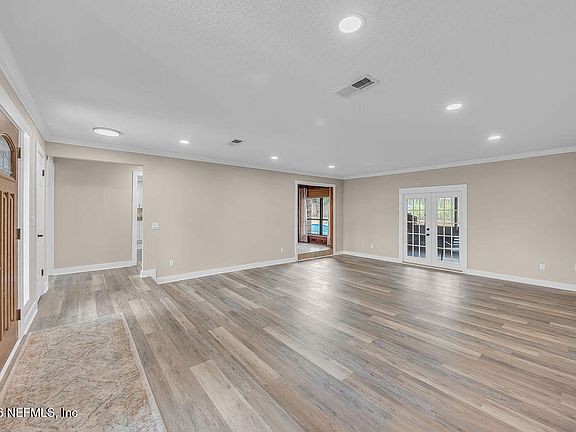 5th image of 2275 FOXWOOD Drive