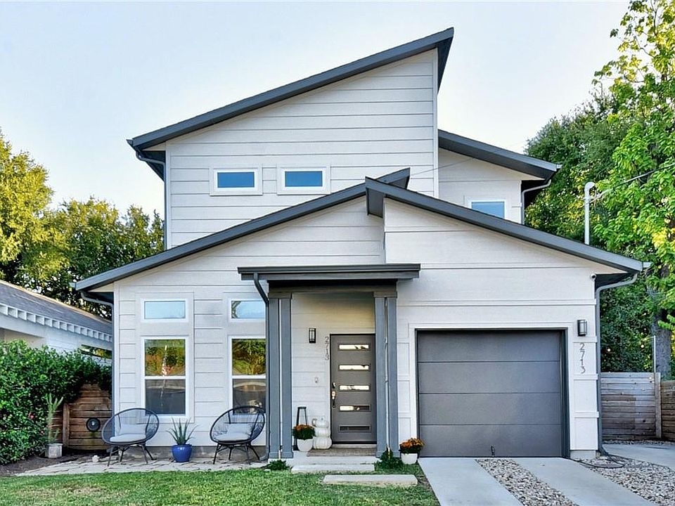 2nd image of 2713 Zaragosa St