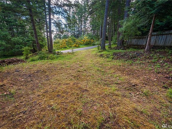 3rd image of 1147 Island Dr