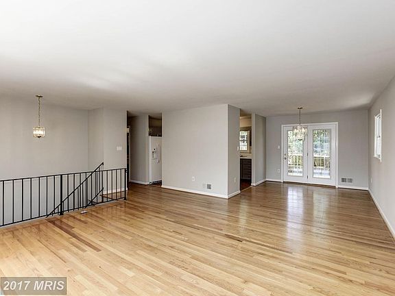 3rd image of 8637 Woodward Ave