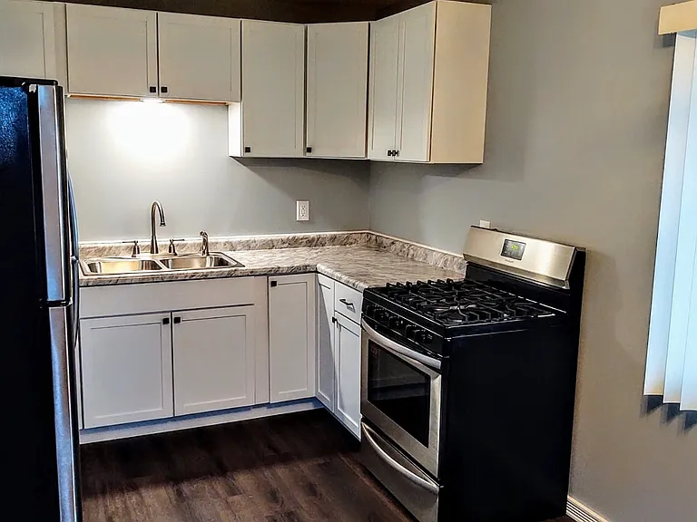 1759 Welshire Dr — Photo 8