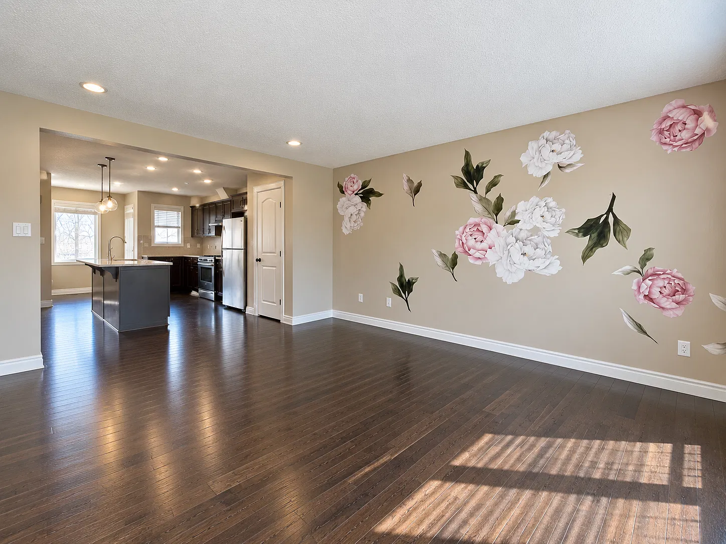 Spacious 3 Bedroom Townhouse in Glenridding Heights | 2.5 Bathrooms | Single Garage | In-Suite La... — Photo 3