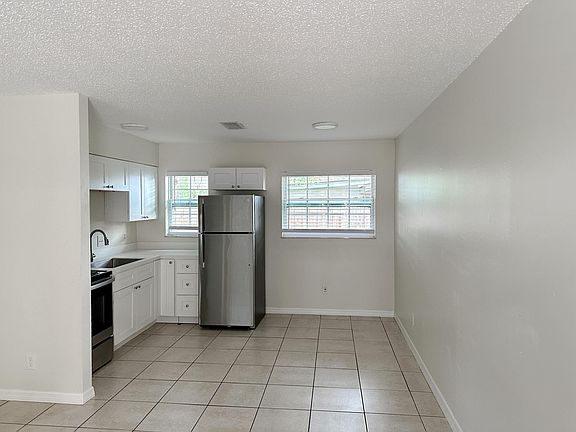 3rd image of 1954 Coral Way #B