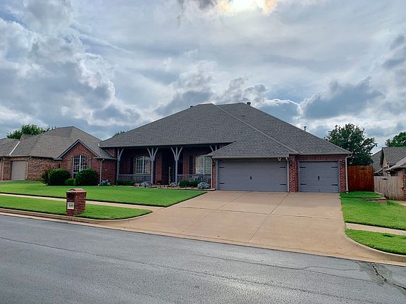 2nd image of 16801 Bradbury Cir
