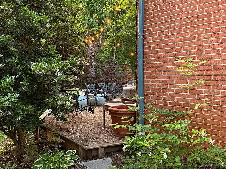 700 Victorian Ct — Photo 35