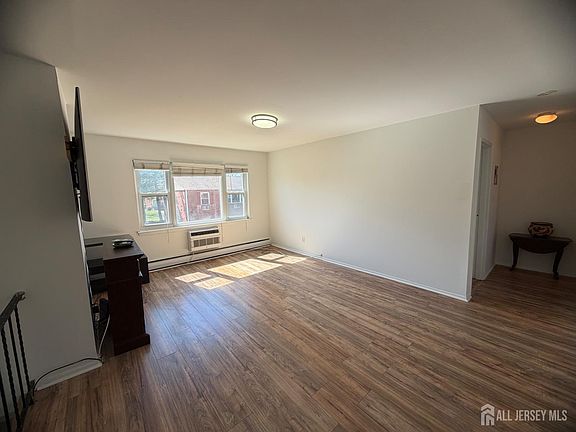 3rd image of 72 Fox Rd APT 7B