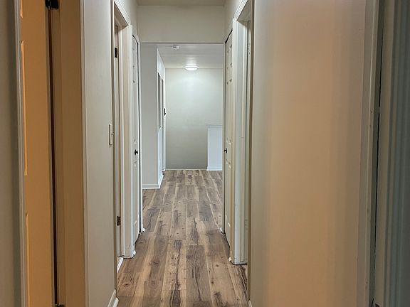 3rd image of 202 Sunset Ln