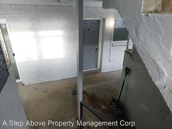 4th image of 1032 Dayton St #1