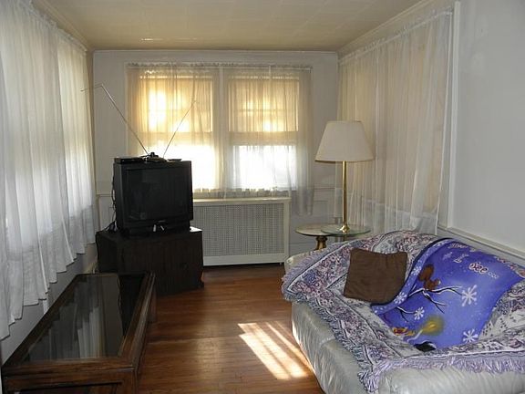 4th image of 89 Lindsley Ave
