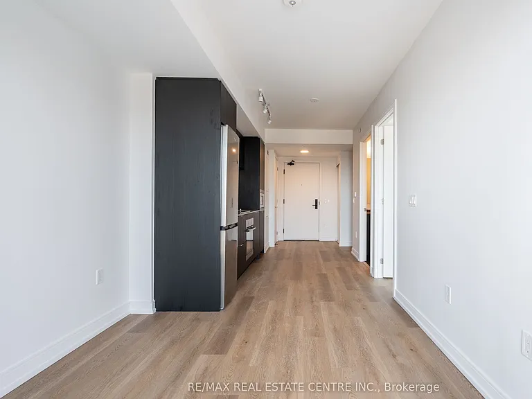 1 Jarvis St #725 — Photo 15