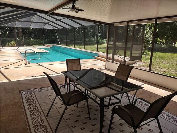 4th image of 450 NW 58th St