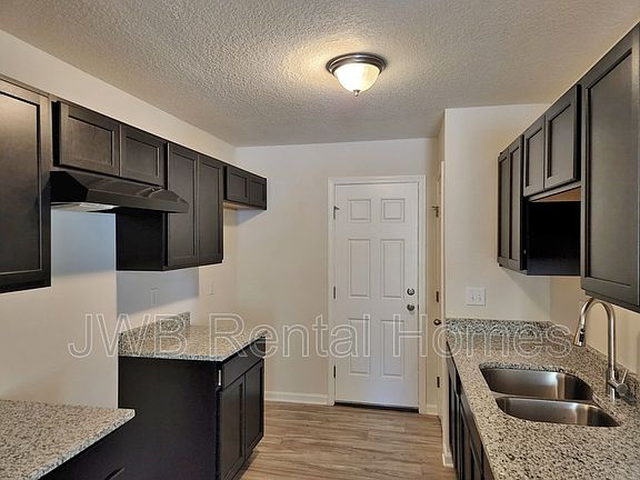 2nd image of 8015 Mattox Ave