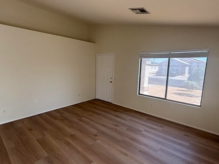 15932 W Lundberg St — Photo 4