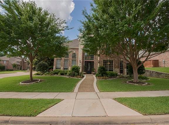 2nd image of 2406 Lakepoint Dr