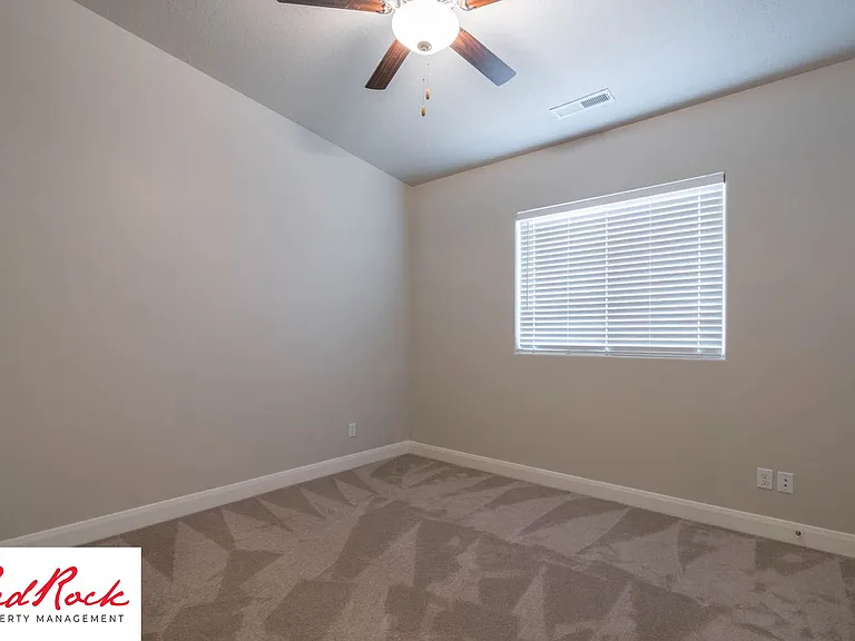 493 N 550 W — Photo 64