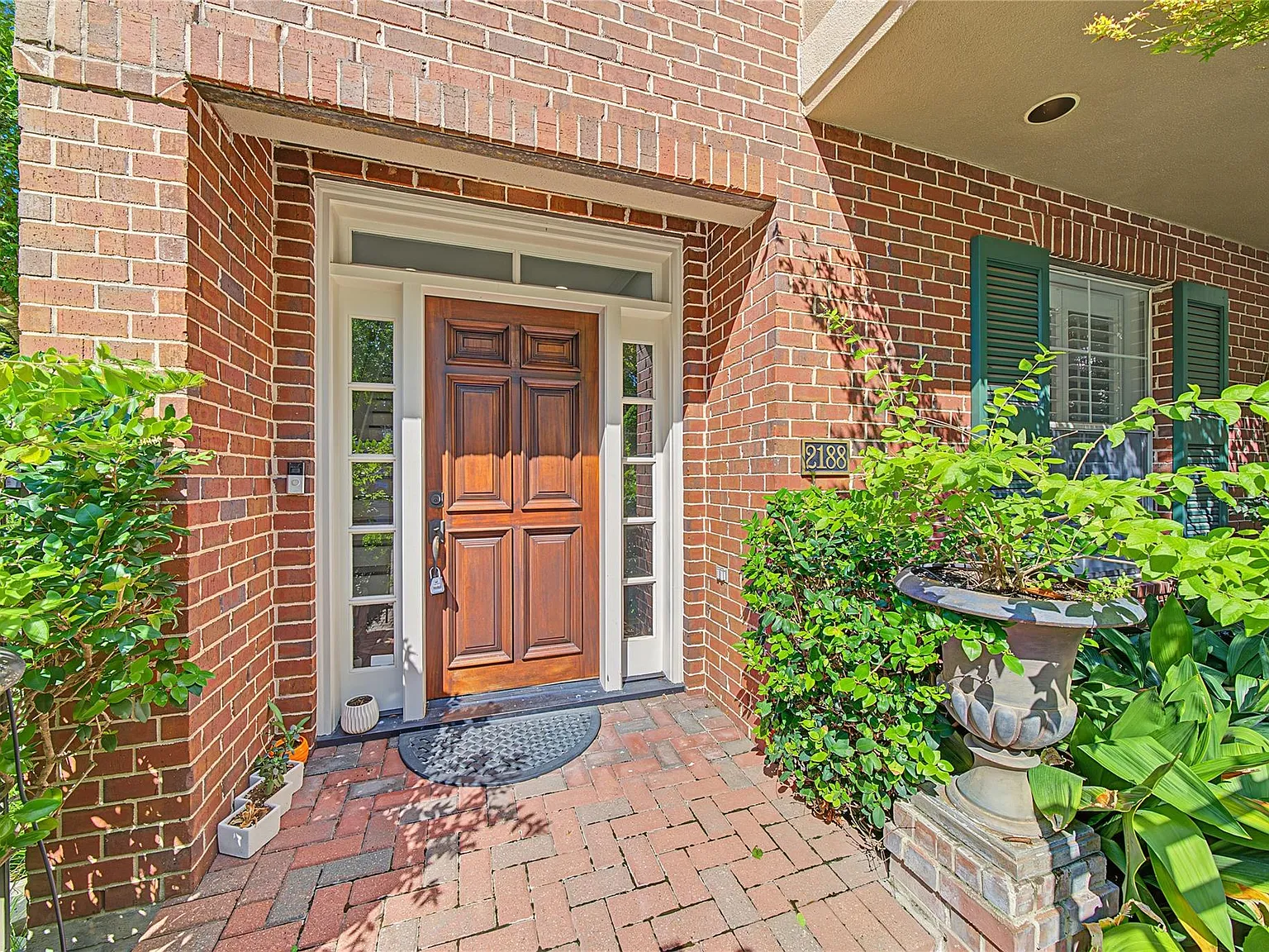 3 bed, 3.5 bath, 2141 sqft, $3,500 — Photo 4