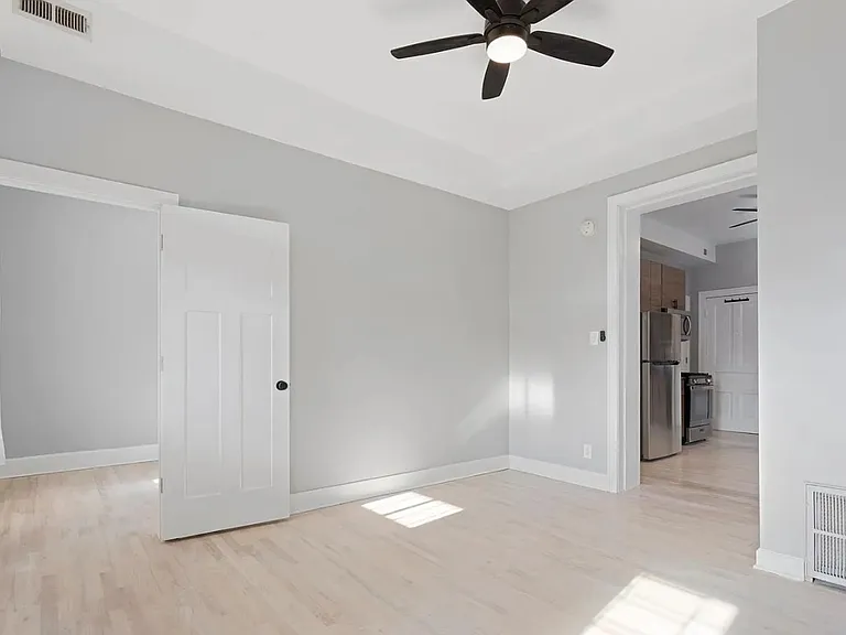 3136 N Clifton Ave #3R — Photo 6