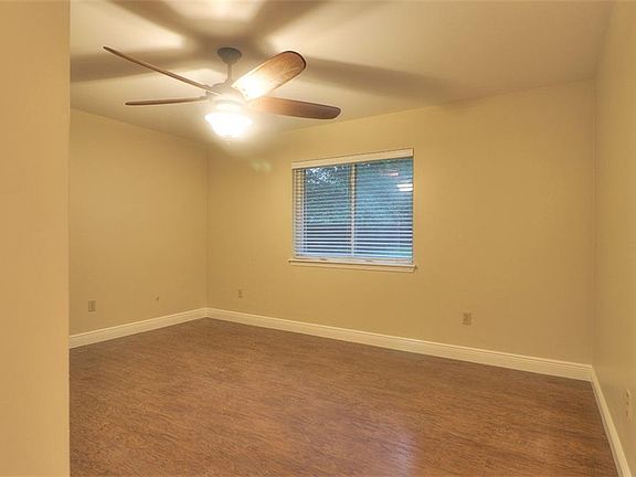 4th image of 416 Arrowwood Dr