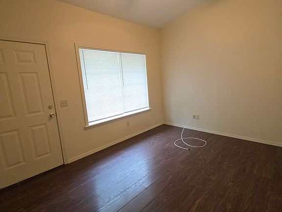 4th image of 2621-2635 W C St