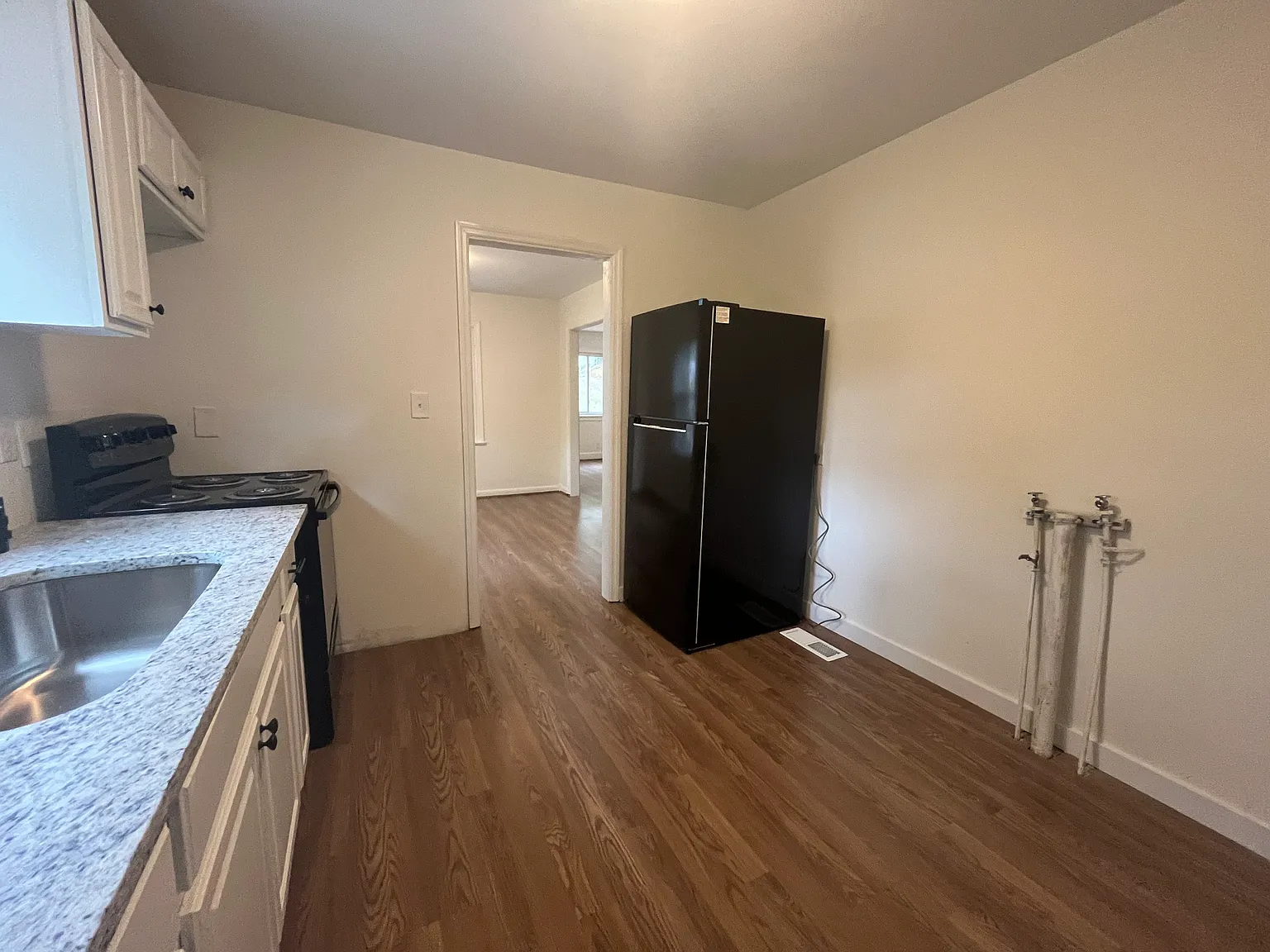 3 bed, 1150 sqft, $1,200 — Photo 4