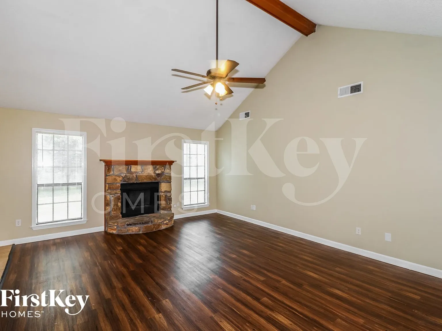3 bed, 2.0 bath, 1423 sqft, $2,225 — Photo 4
