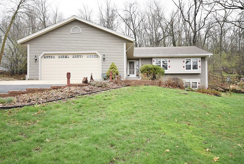 1st image of W231S2532 Salter Dr