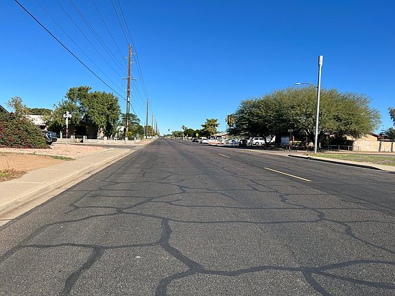 5th image of 1911 N 71st Ave