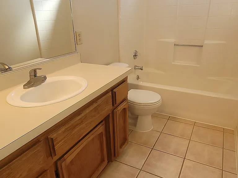 1024 W Graaf Ave #B — Photo 6