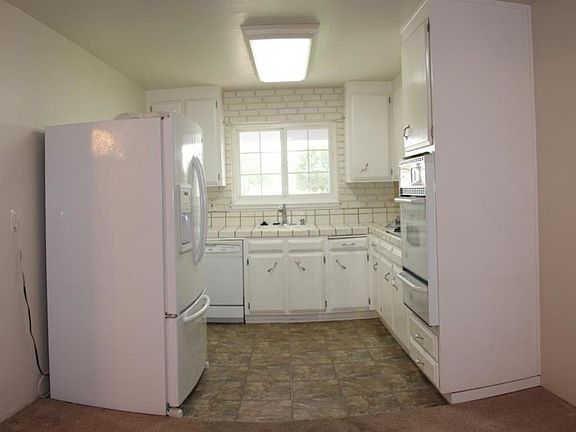 3rd image of 3037 Park Ln