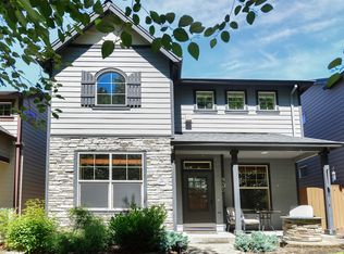 925 SW Mozart Ter, Portland, OR 97225