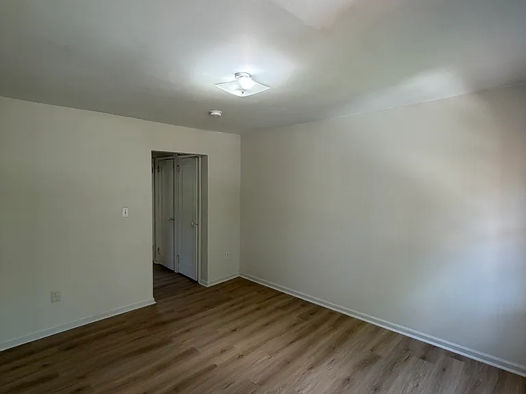 109 Jackson Ave #D — Photo 10