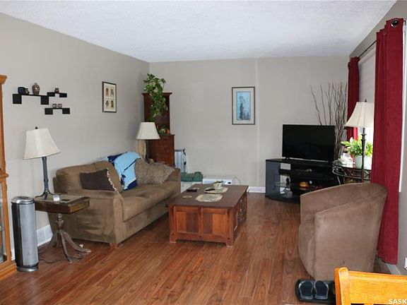 3rd image of 105 Garry STREET