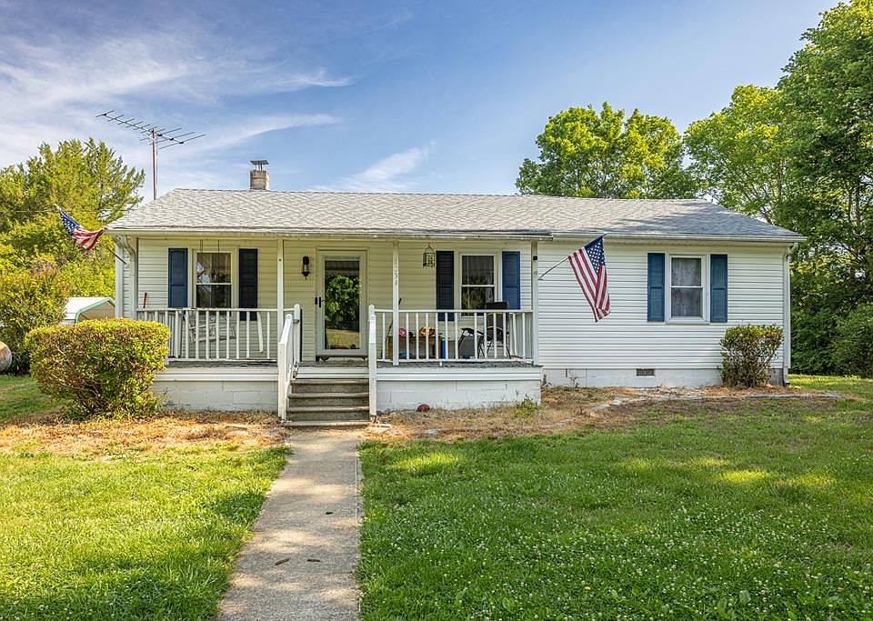 1st image of 1054 Cook Ln