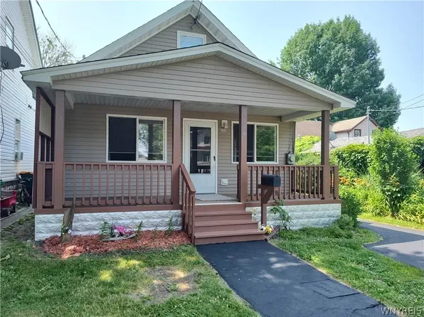 3669 5th St, Hamburg, NY 14219