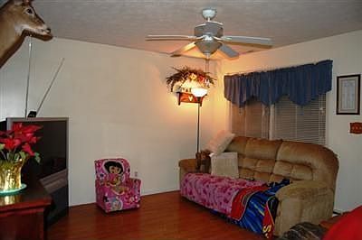 3rd image of 533 Foxwood Dr