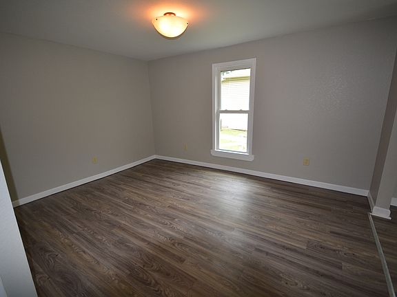3rd image of 2037 N Jefferson Ave