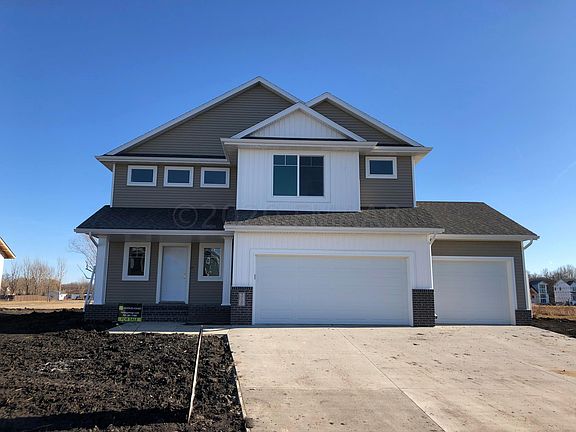 2nd image of 466 Hampton Dr W