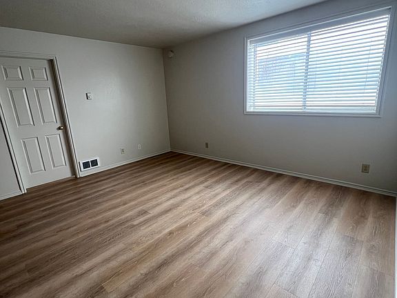 3rd image of 1927 Henryanna Ave