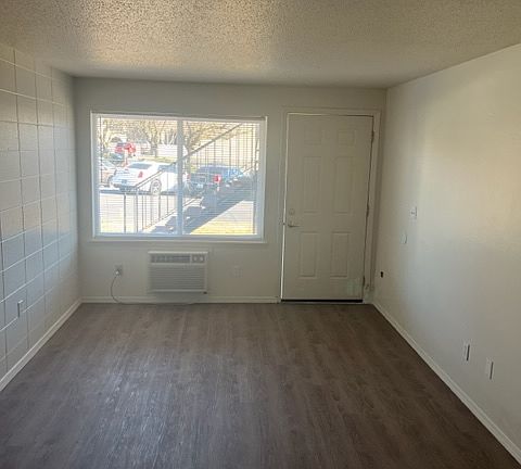 3rd image of 702 S 38th Ave #3