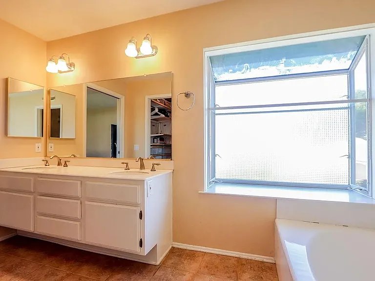25051 Katie Ave — Photo 20