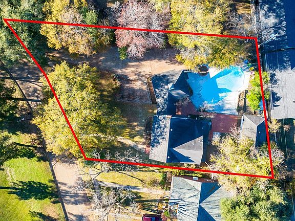 4th image of 1207 Brook Dr