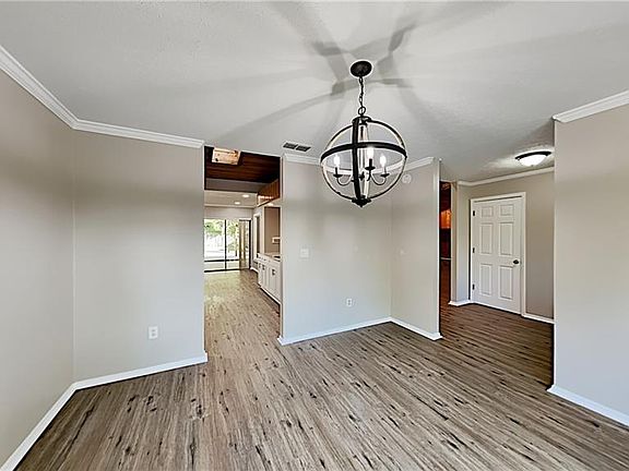3rd image of 3720 Lake Breeze Dr