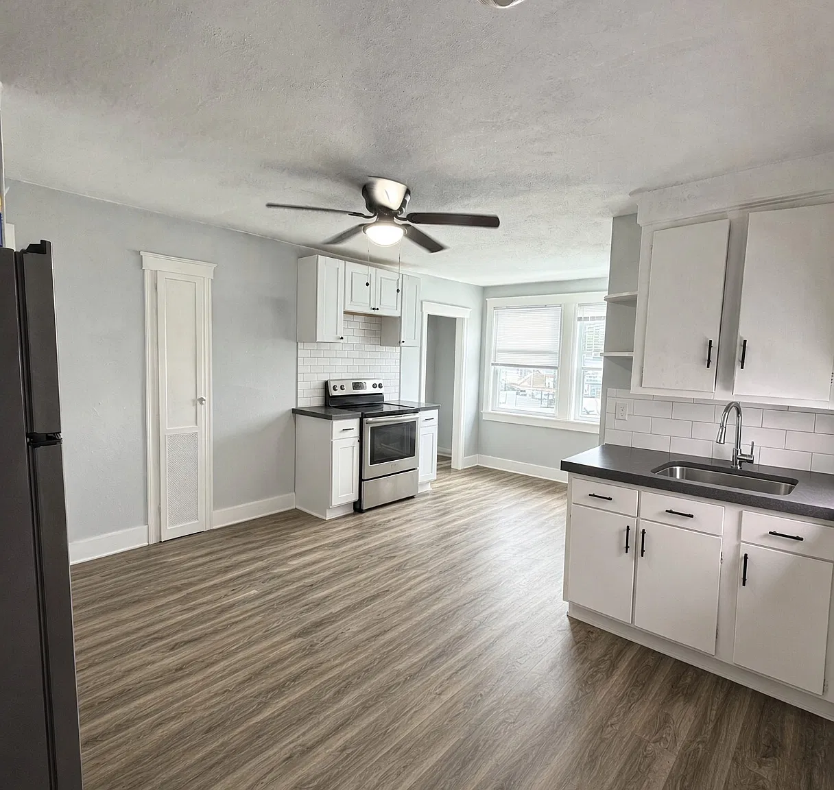 2 bed, 825 sqft, $1,950 — Photo 1