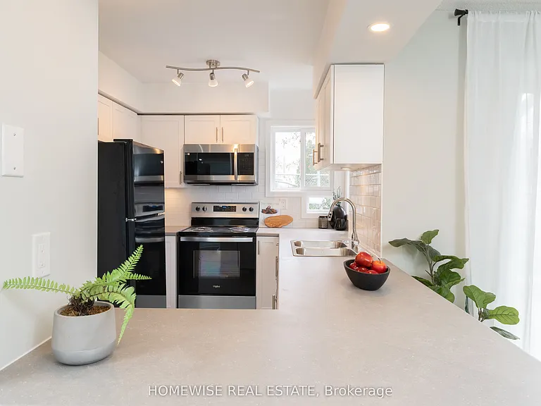 240 Ormond Dr #D8 — Photo 9