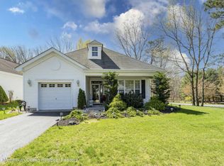 1 Autumn Rise Ln, Lakewood, NJ 08701