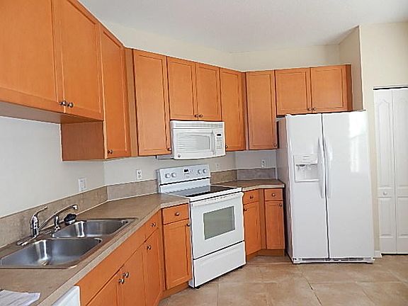 2nd image of 10123 SW Brookgreen Dr