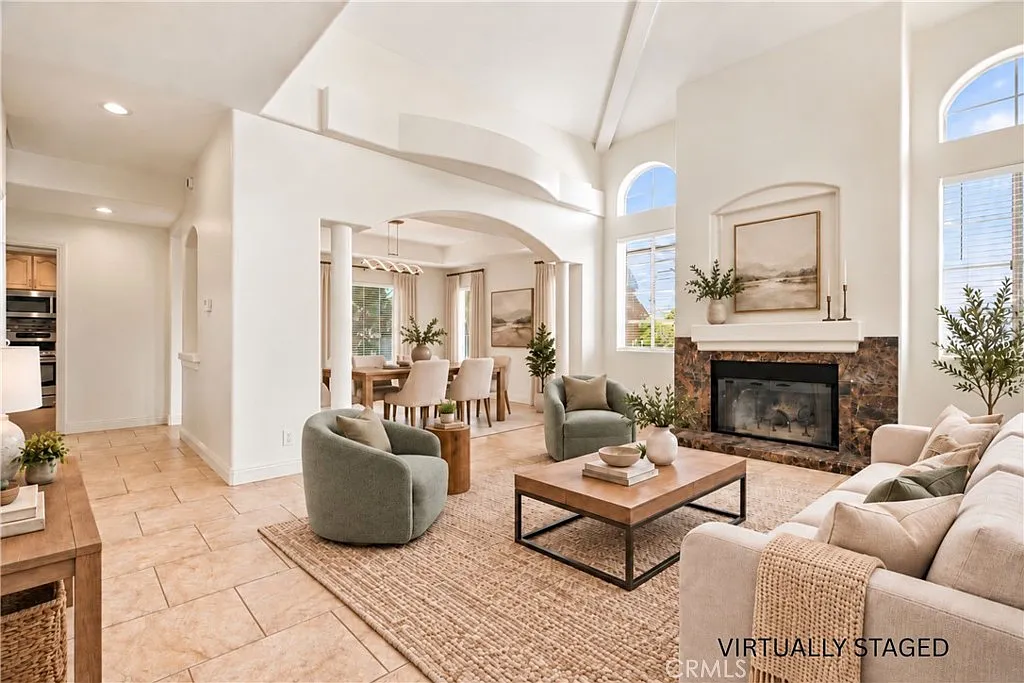 3 bed, 2.5 bath, 1894 sqft, $4,250 — Photo 1