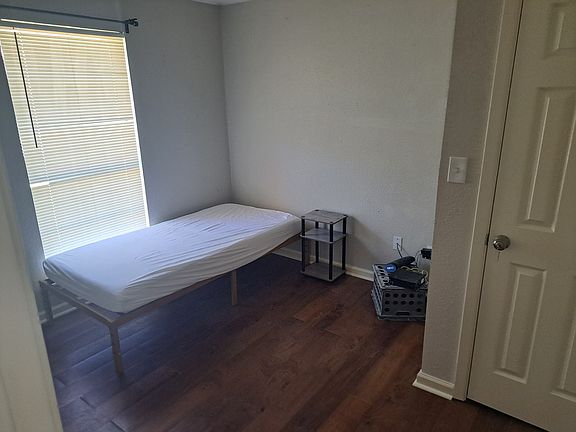 2nd image of 10331 Lone Pine Ln